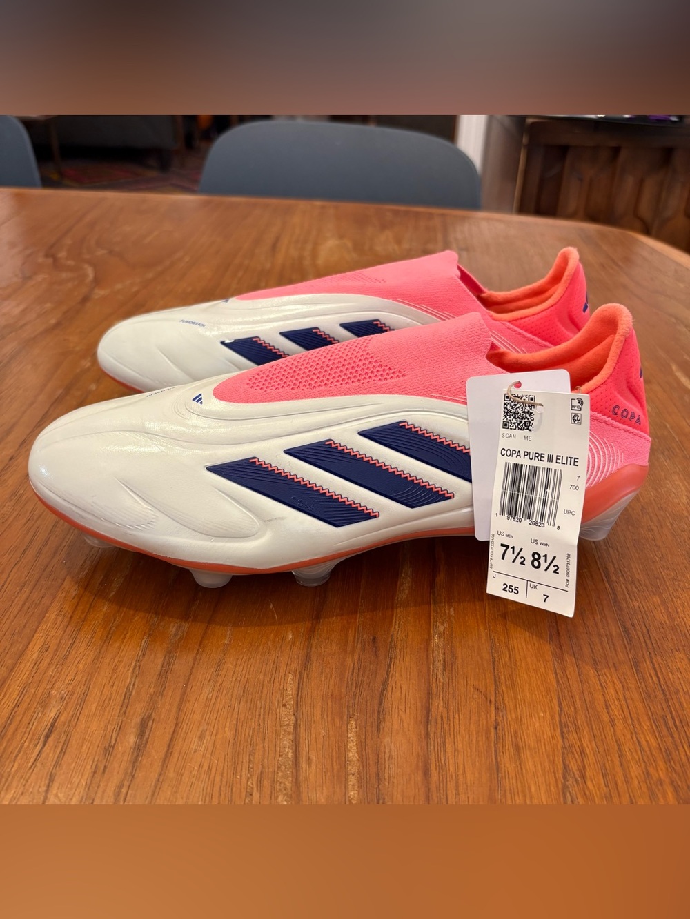 Brand new never worn! Adidas Copa Pure III Elite Soccer Cleats. Men’s size 7.5
